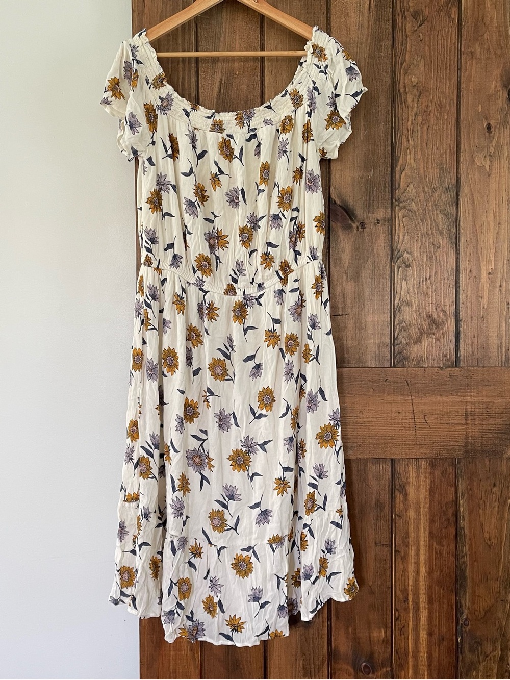 Old Navy Cream Tiered Floral Smocked Midi Dress Large Cottage Boho Peasant